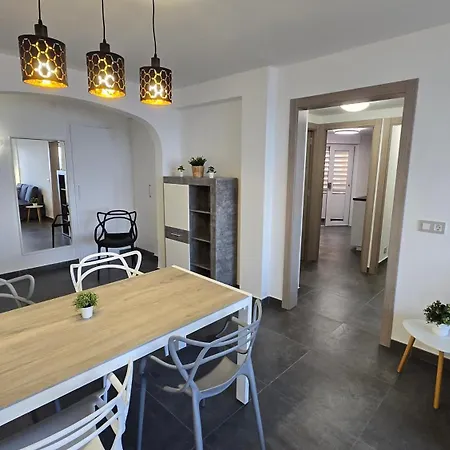 Paradise Lloret * יורט דה מאר